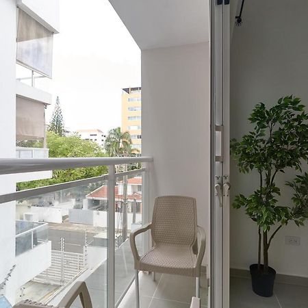 Dom. Rep. Exclusive 2 Bed Apt. Evaristo Morales Santo Domingo Exterior photo