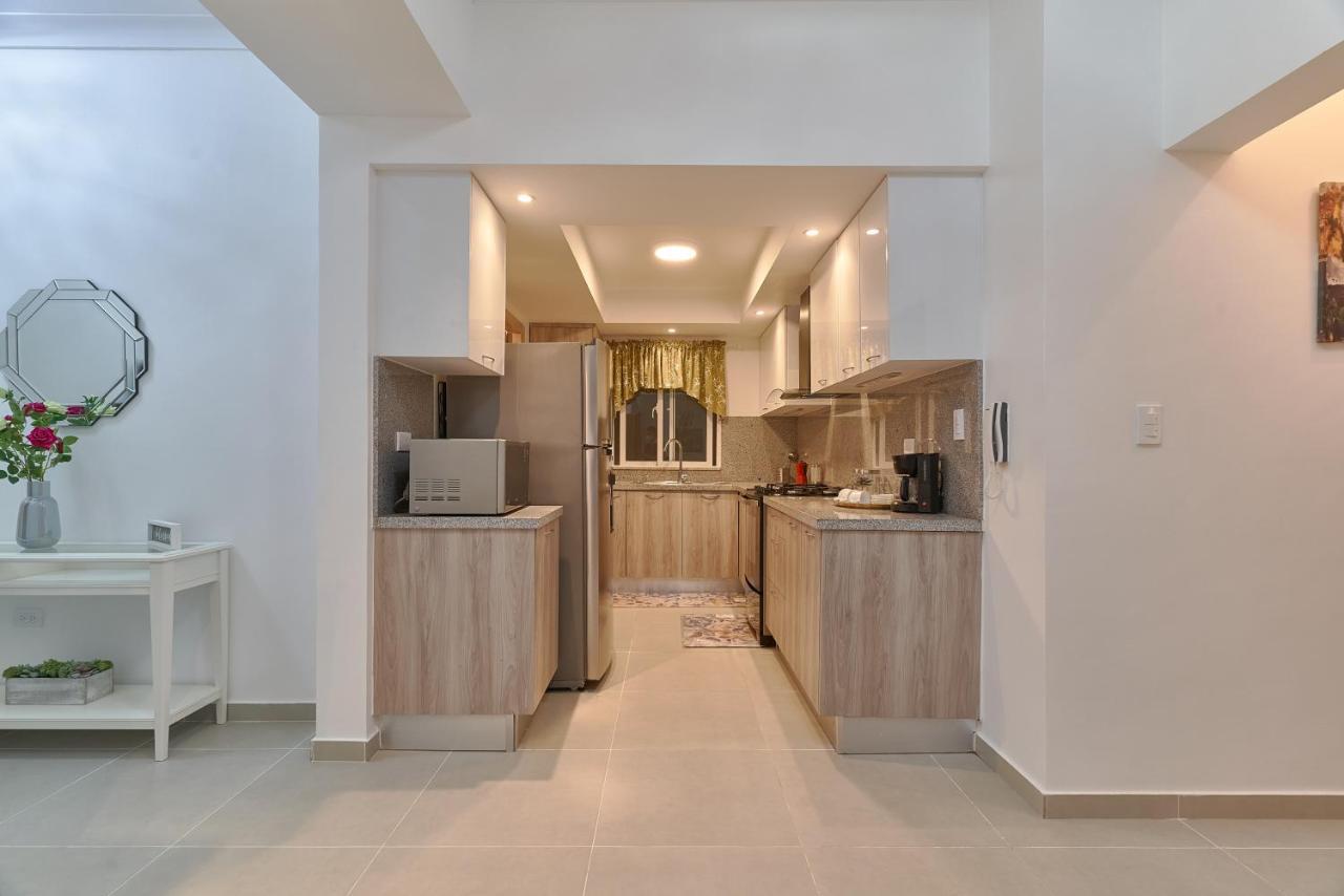 Dom. Rep. Exclusive 2 Bed Apt. Evaristo Morales Santo Domingo Exterior photo