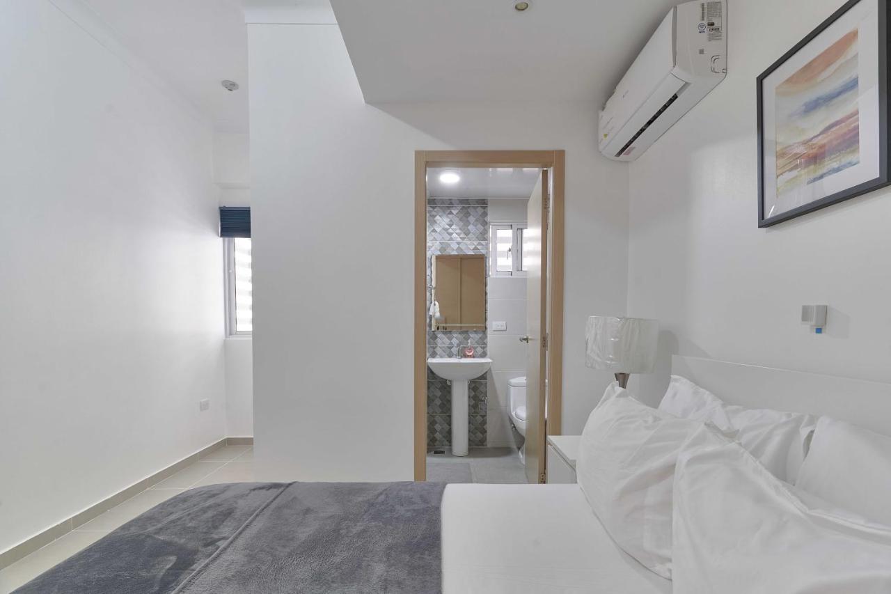 Dom. Rep. Exclusive 2 Bed Apt. Evaristo Morales Santo Domingo Exterior photo