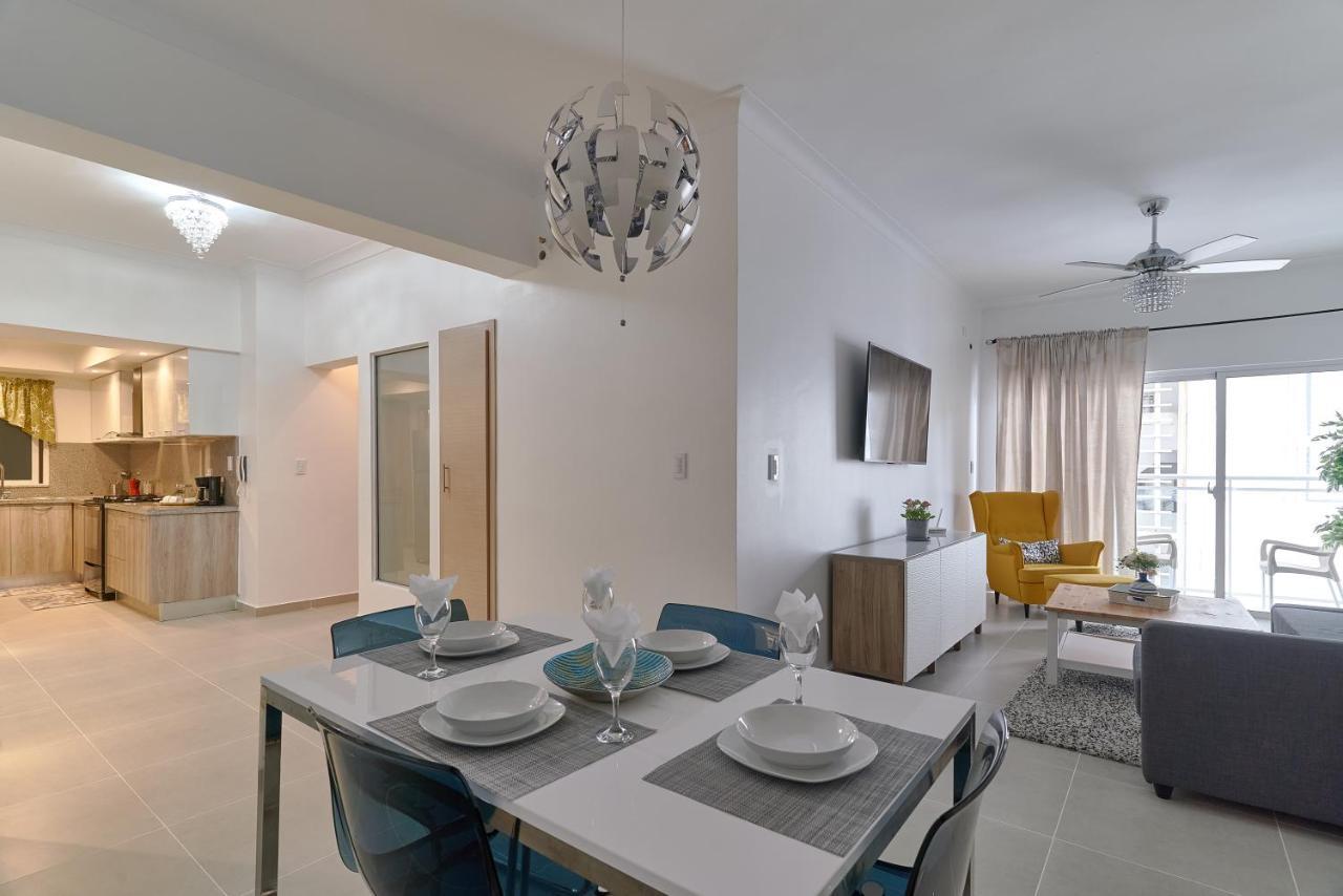 Dom. Rep. Exclusive 2 Bed Apt. Evaristo Morales Santo Domingo Exterior photo