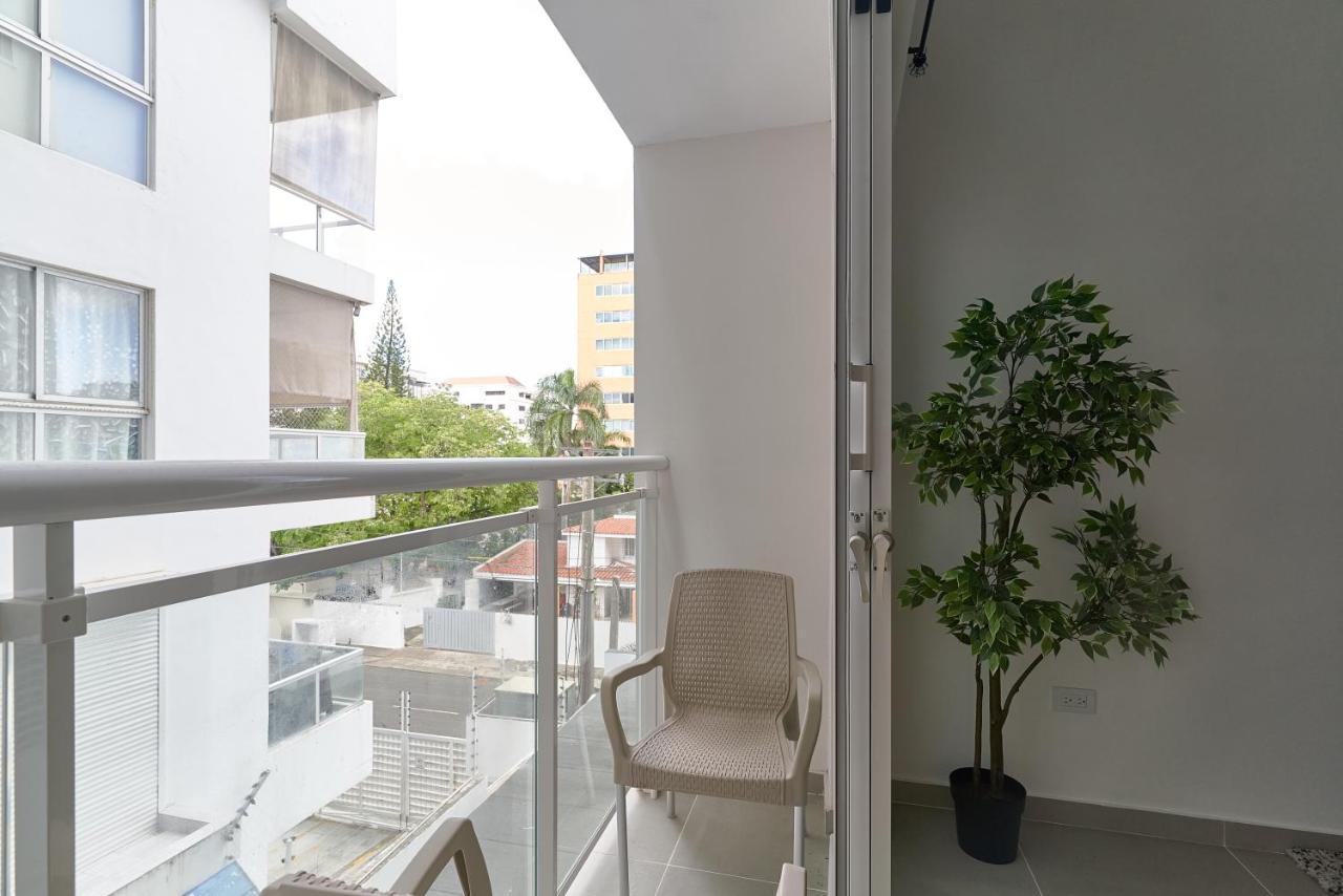 Dom. Rep. Exclusive 2 Bed Apt. Evaristo Morales Santo Domingo Exterior photo